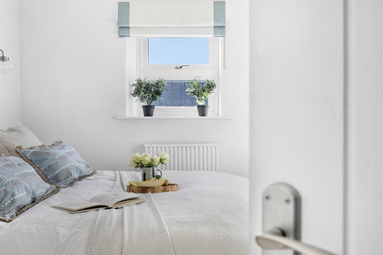 The Seaview Suites At The Corbyn Apartments 토키 외부 사진