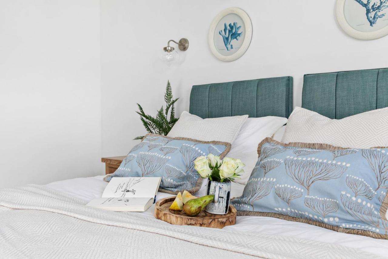 The Seaview Suites At The Corbyn Apartments 토키 외부 사진