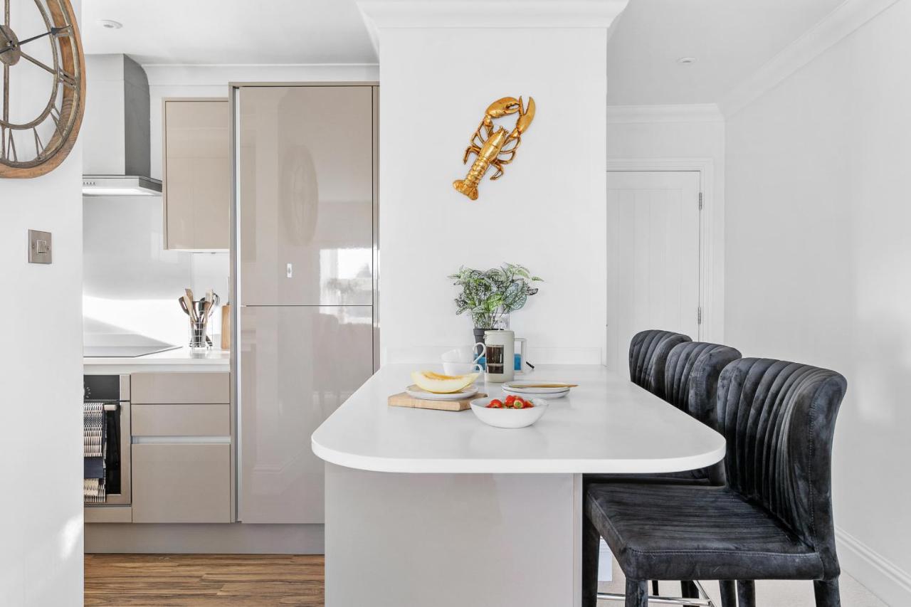 The Seaview Suites At The Corbyn Apartments 토키 외부 사진